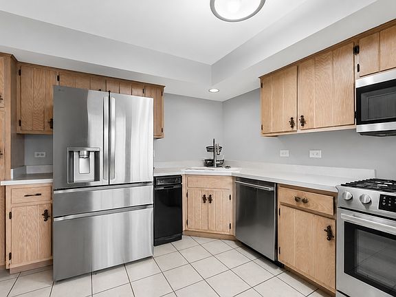 5th image of 15722 Centennial Dr