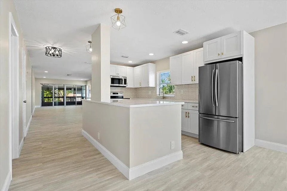 2 bed, 2.0 bath, 1205 sqft, $4,000 — Photo 1