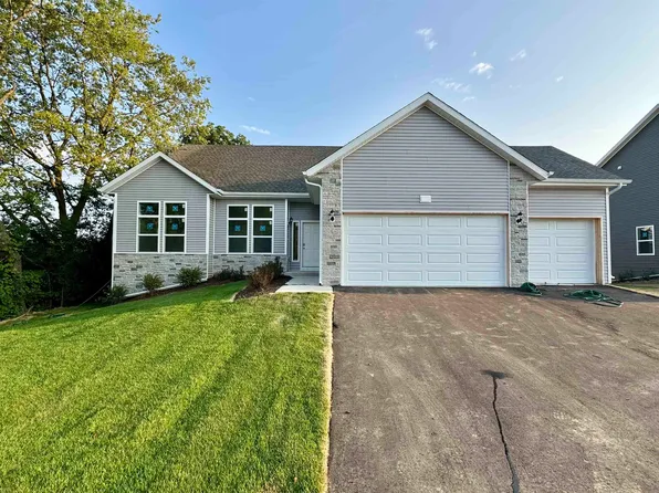 527 E Maple Bch, Edgerton, WI 53534