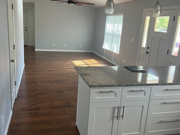 5th image of 47 Boyd Ave