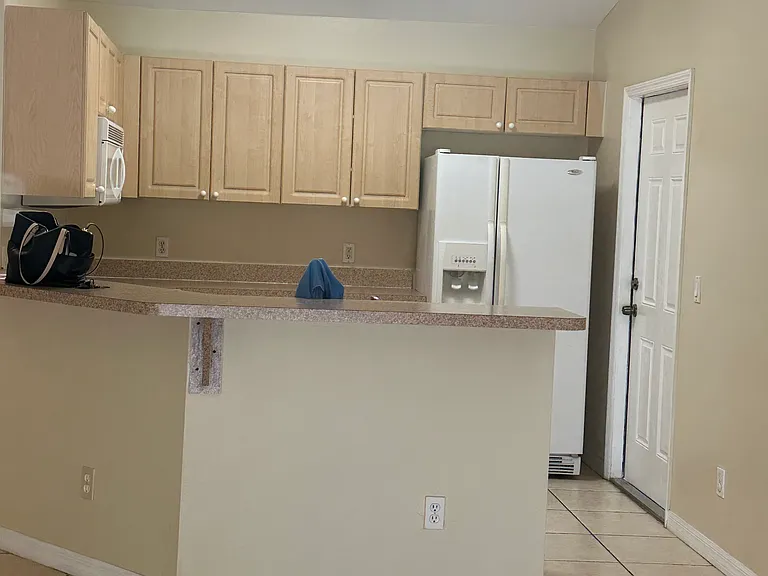 112 Gordon Ave S #112 — Photo 3