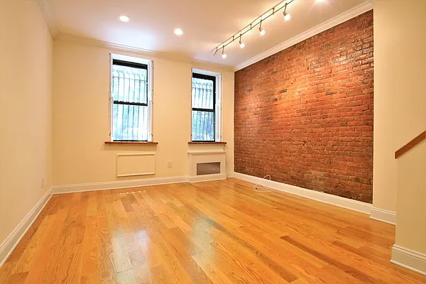 Rented by JK Dansar Corp | media 9