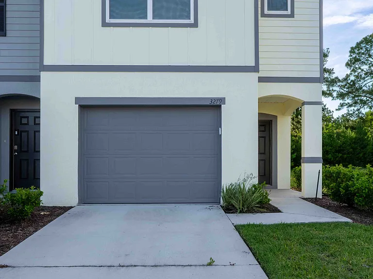 3279 Penny Cove Ln — Photo 2