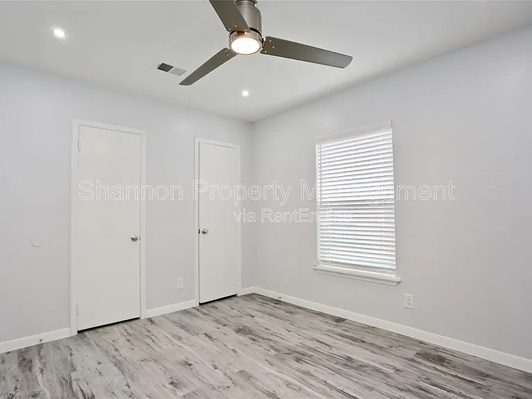 2824 Briarhurst Dr #16 — Photo 17