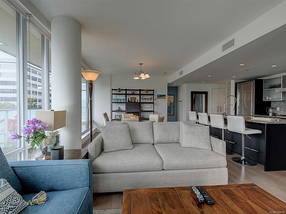 4th image of 708 Burdett Ave #406
