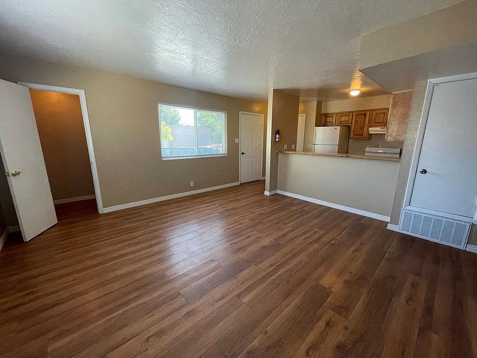 1st image of 405 Dorado Pl SE #D