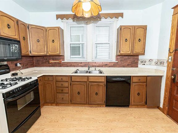 4th image of 2326 Glenside Ave
