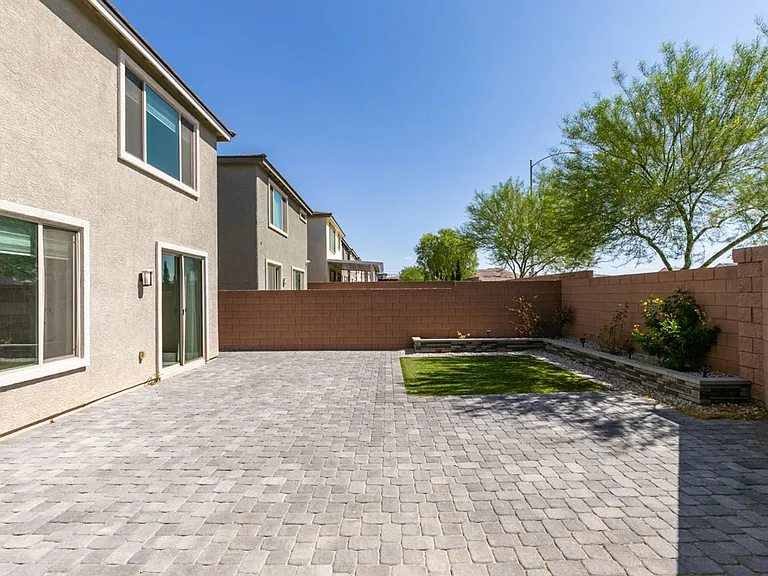 10303 Dallington St — Photo 49