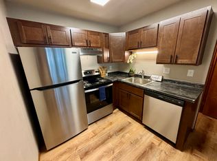 1033 Fiedler Ln APT 1, Madison, WI 53713