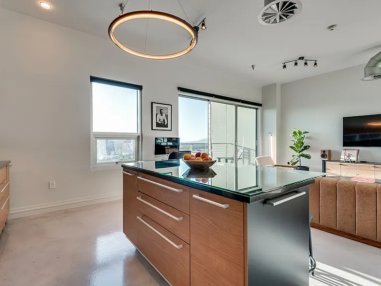 200 Hoover Ave #1502 — Photo 8
