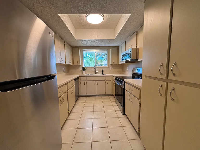 10923 SW 83rd Ct — Photo 10
