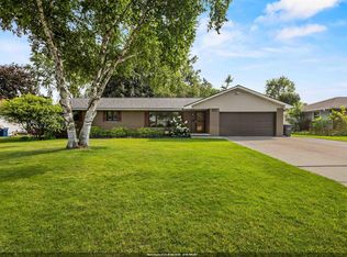 524 E Briar Ln, Green Bay, WI 54301