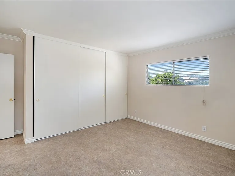 21816 Providencia St — Photo 36
