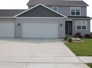 1216 Partridge Ln, Waterloo, IA 50701