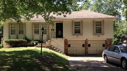 2nd image of 10816 Fuller Ave