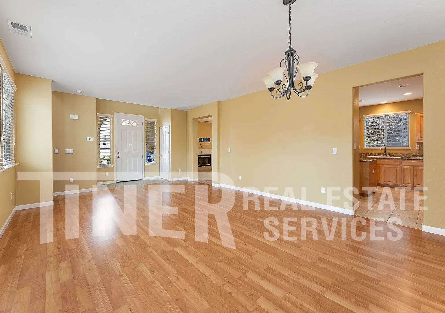 35 Sabre Ct - Tier 2 - Spacious Living Flexible Floor Plan — Photo 4