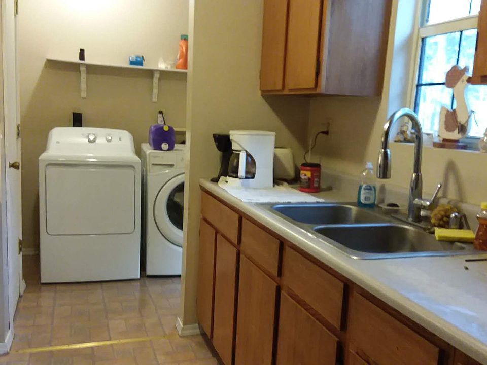 2nd image of 34 Howard St