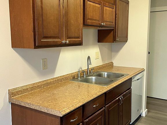4th image of 1819 10th Ave W APT 101