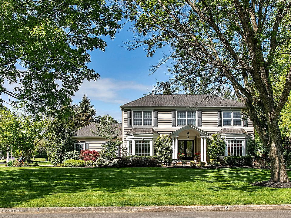 1st image of 10 Regent Dr