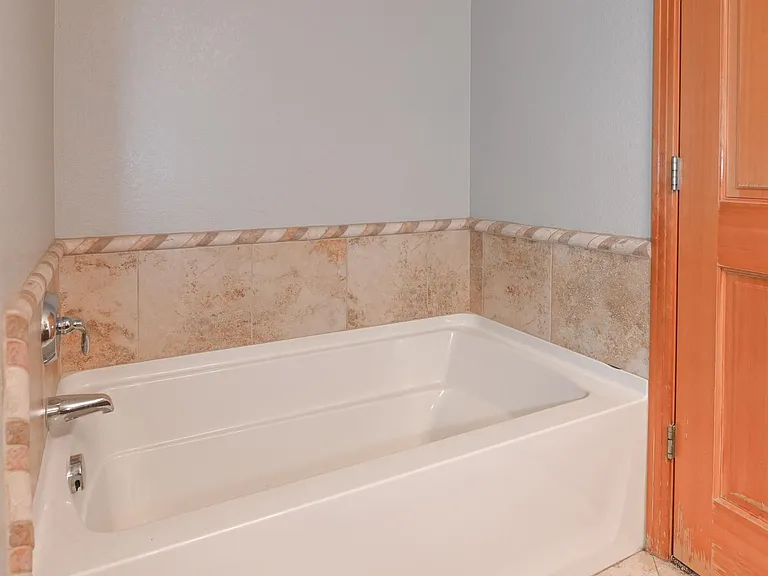 529 Mills St — Photo 25