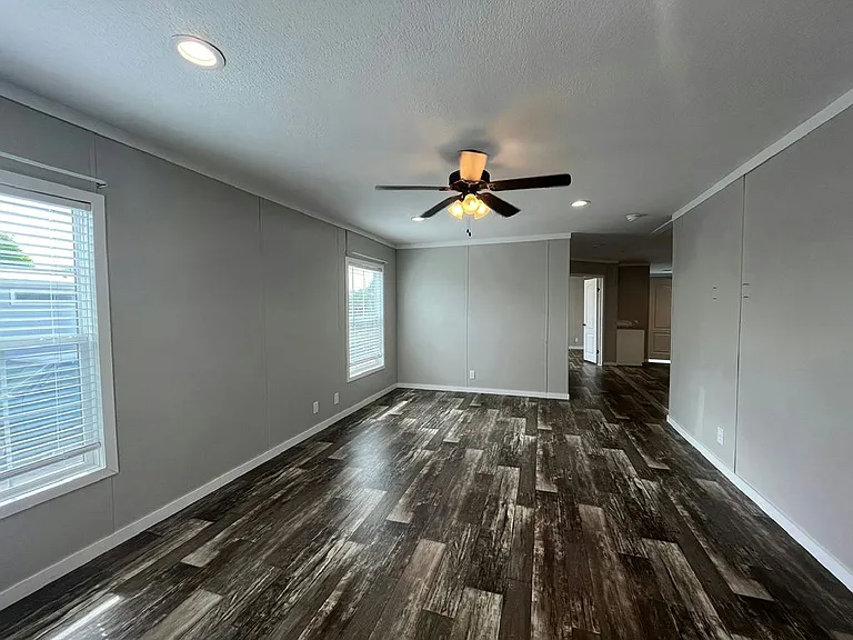 337 Eland Dr #337 — Photo 5