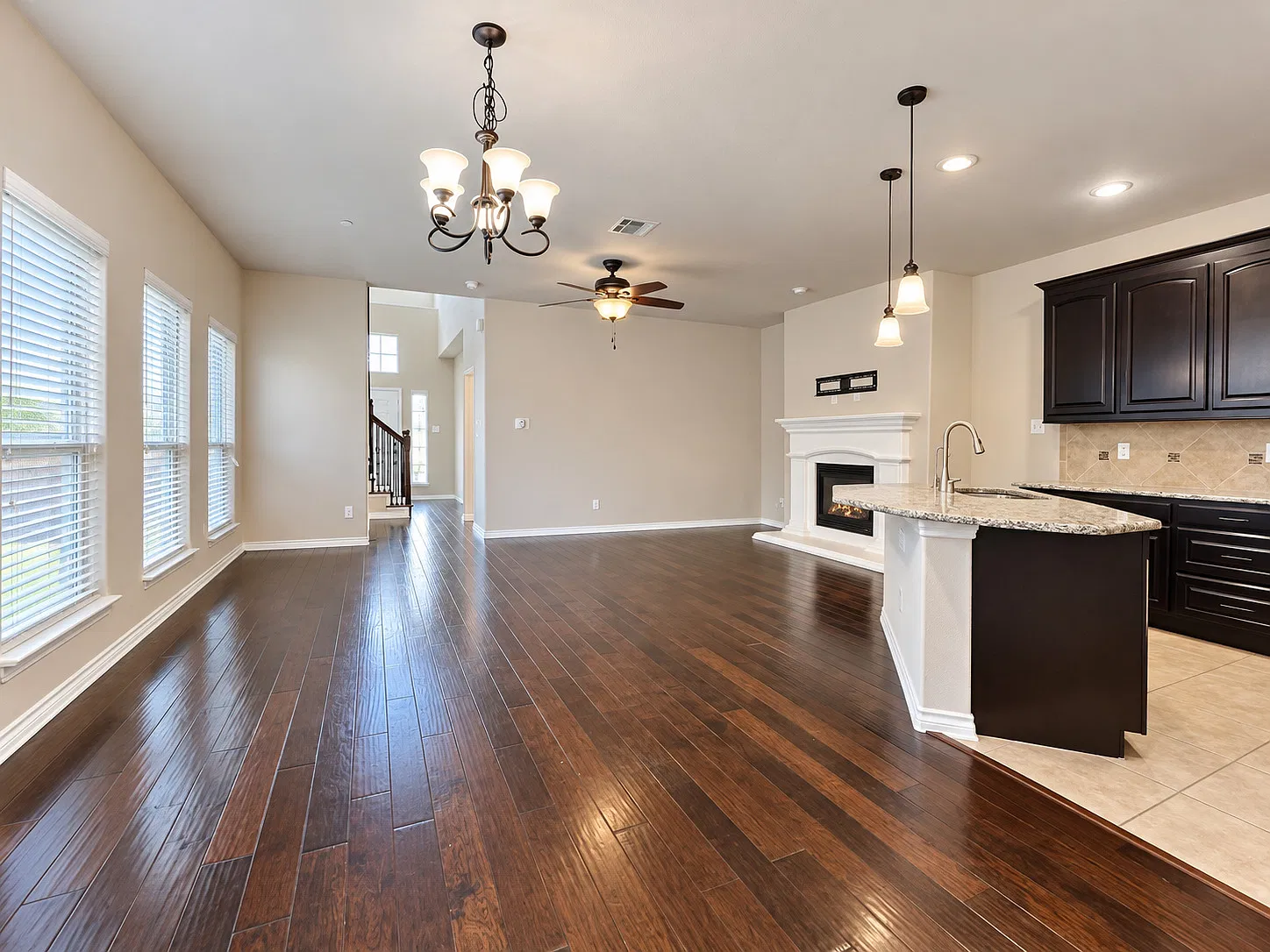 3 bed, 2264 sqft, $2,700 — Photo 3