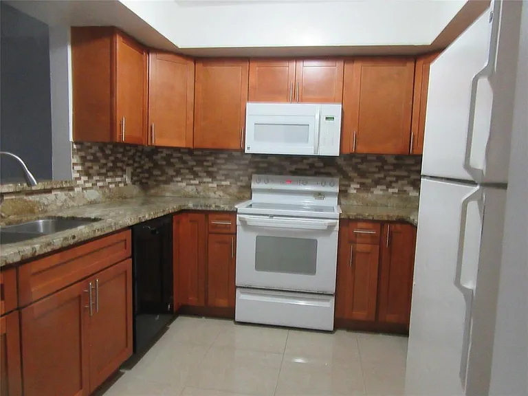 4100 NW 110th Ave #S — Photo 5
