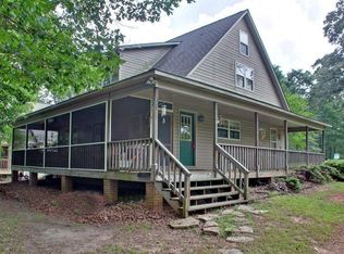 321 Dixie Creek Dr, Hartwell, GA 30643