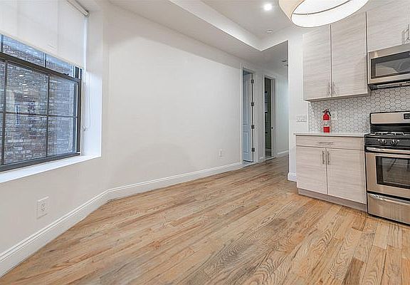 4th image of 60 Herkimer St APT 1