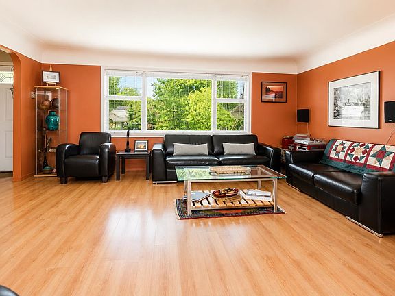 4th image of 923 Quadling Ave