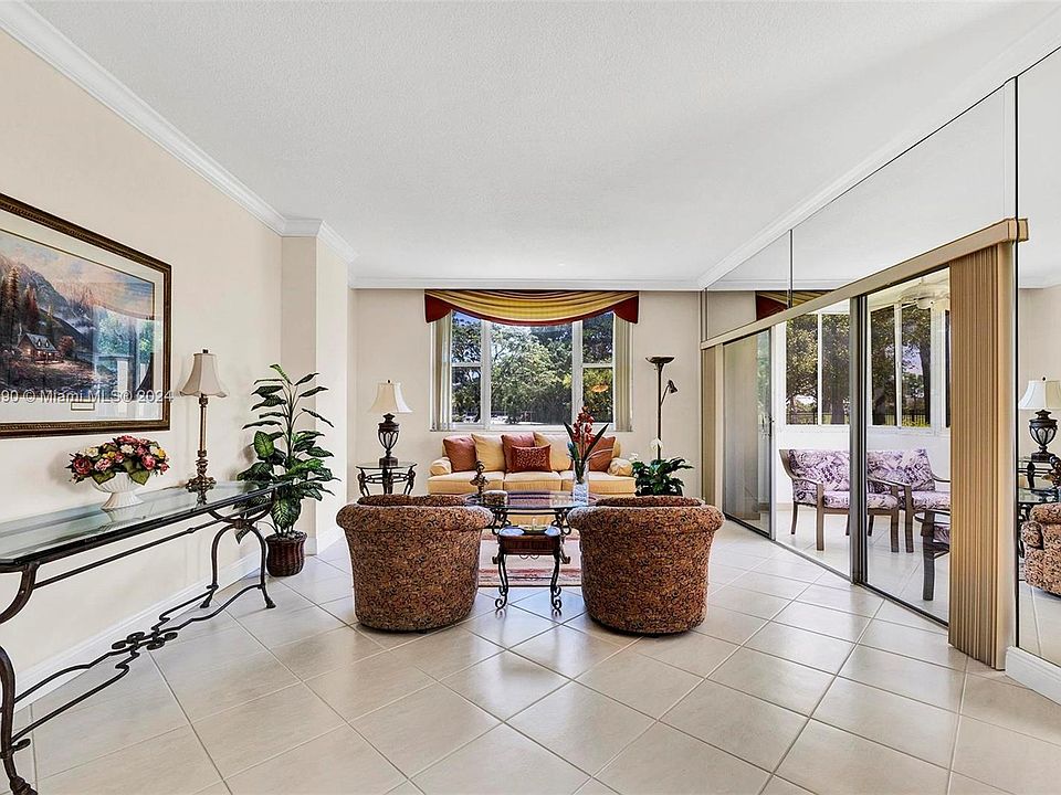 1st image of 4330 Hillcrest Dr APT 111