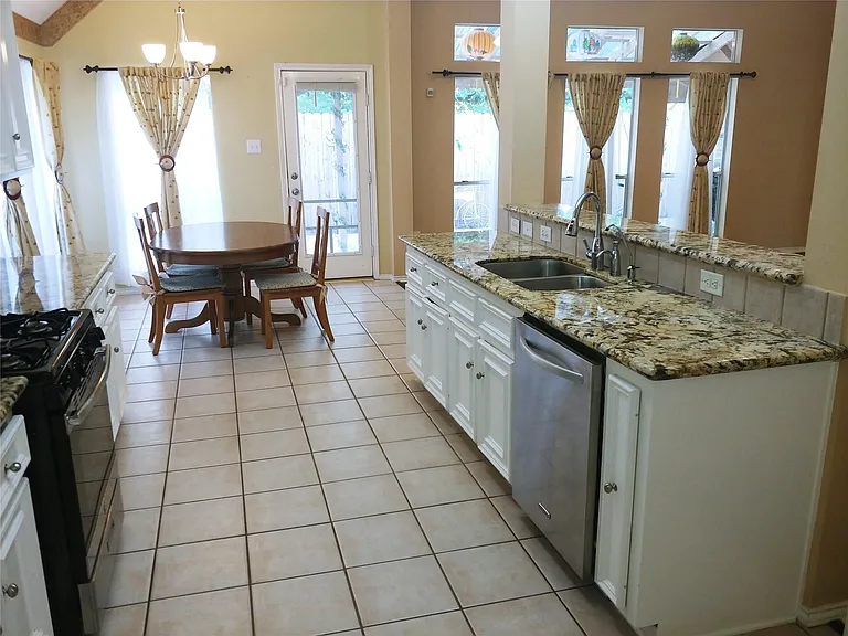 3519 Deerbrook Ct — Photo 15