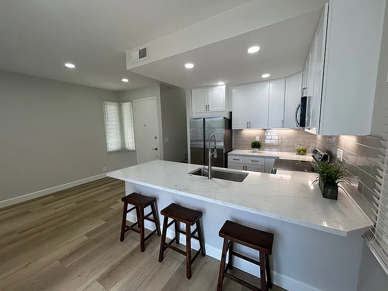 1723 W Balboa Blvd #A — Photo 5