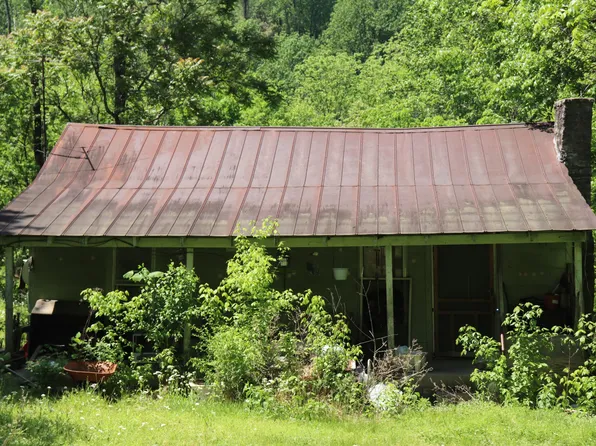 1775 Gravel Hill Rd, Bethpage, TN 37022