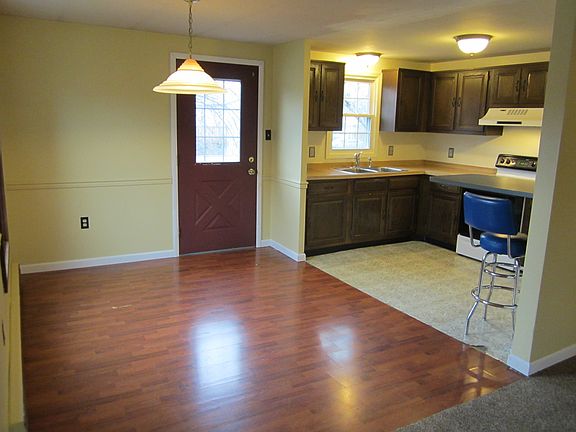Kitchen & Dining Area