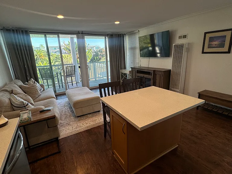 227 Avenida Monterey #C — Photo 2