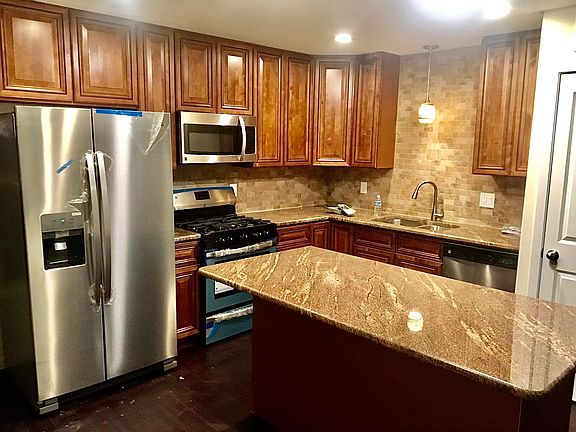 3rd image of 534 Himes Dr