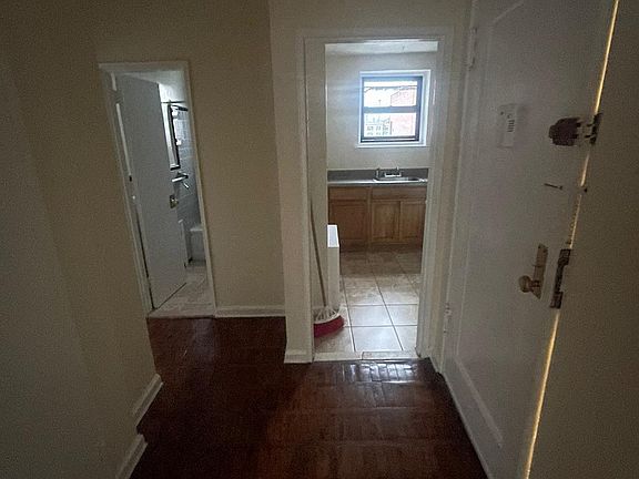 5th image of 150 Smith St #A14