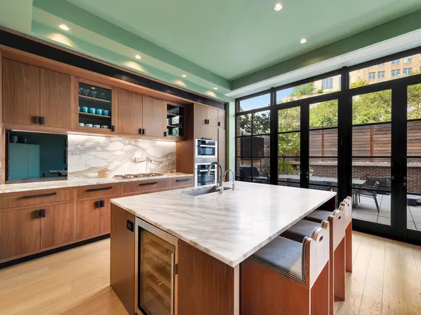 30 Sullivan Street image 5 of 24