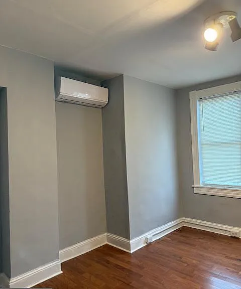 1621 Darley Ave — Photo 8