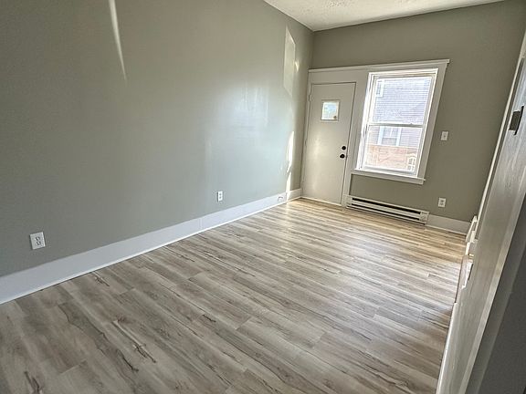 3rd image of 1458 W 112th St #B