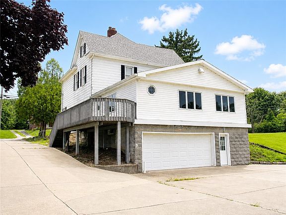 3rd image of 180 Freeport Rd