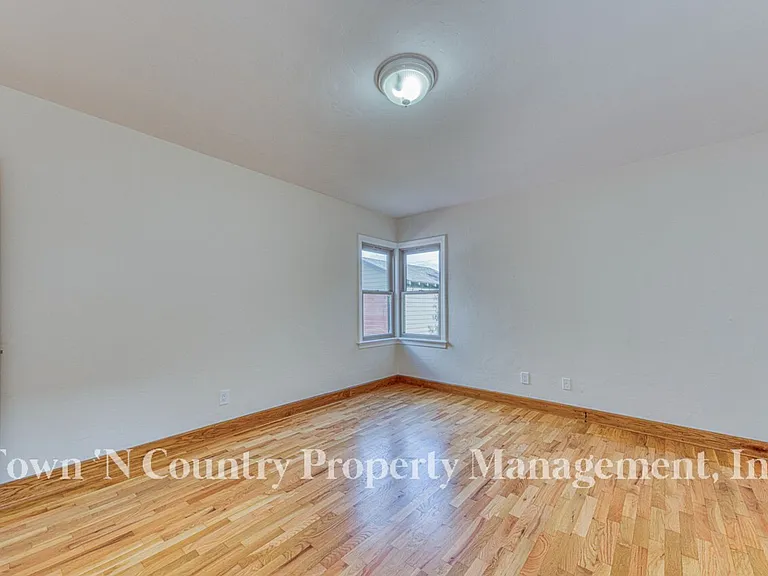127 Katherine Ave — Photo 13