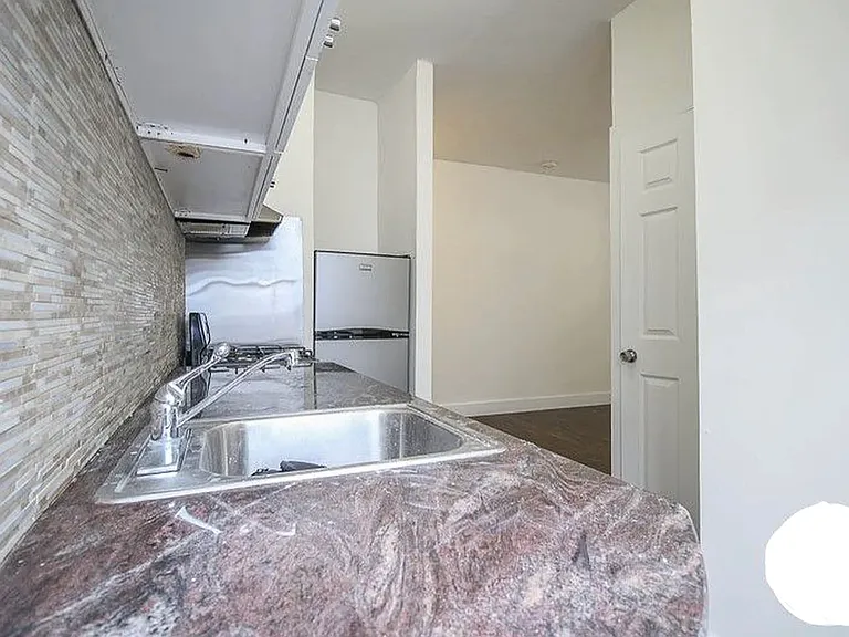 1566 Pacific St #4A — Photo 4