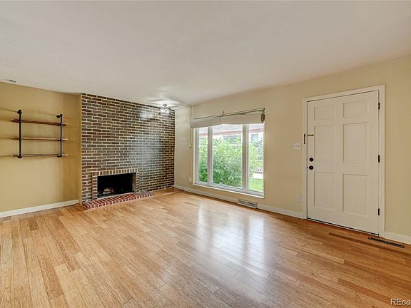 3rd image of 1251 S Monaco st Parkway