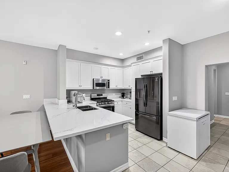 629 Traction Ave #231 — Photo 12