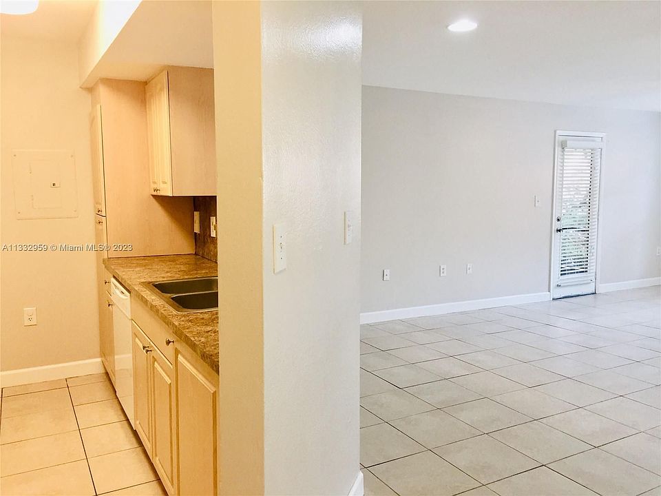 15560 SW 104th Ter Miami, FL, 33196 Apartments for Rent Zillow