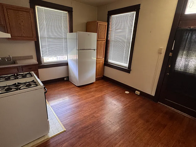 1207 E King Street — Photo 7