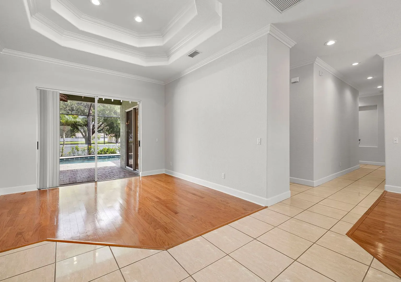 Pool Home! — Photo 3