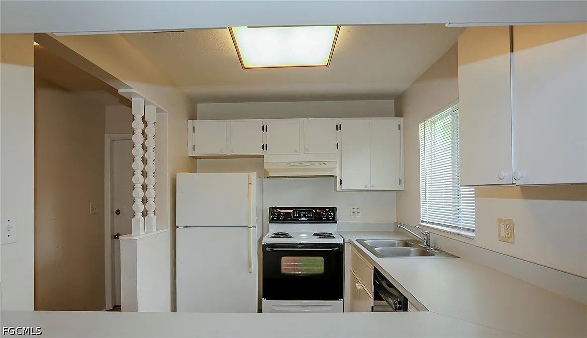 2 bed, 1.0 bath, 844 sqft, $1,300 — Photo 4